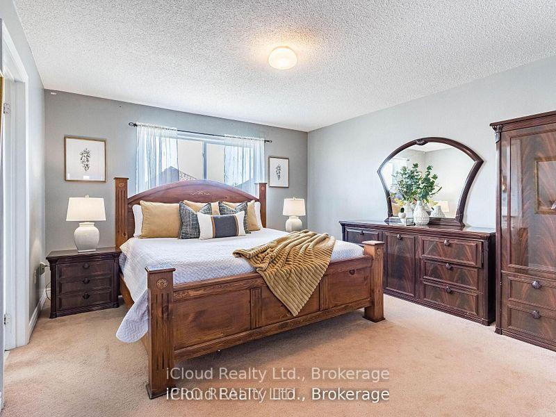 Photo 22 of 329 Ellwood Drive W, Caledon, Bolton West — HOMEH