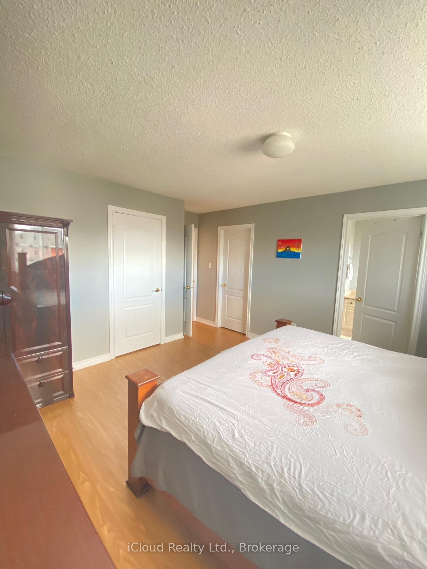 Photo 24 of 329 Ellwood Drive W, Caledon, Bolton West — HOMEH