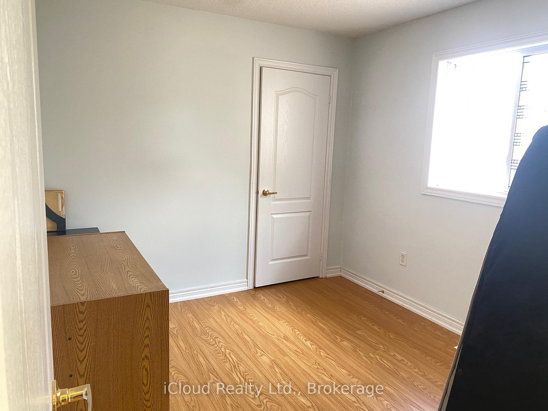 Photo 27 of 329 Ellwood Drive W, Caledon, Bolton West — HOMEH