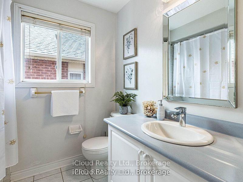 Photo 30 of 329 Ellwood Drive W, Caledon, Bolton West — HOMEH