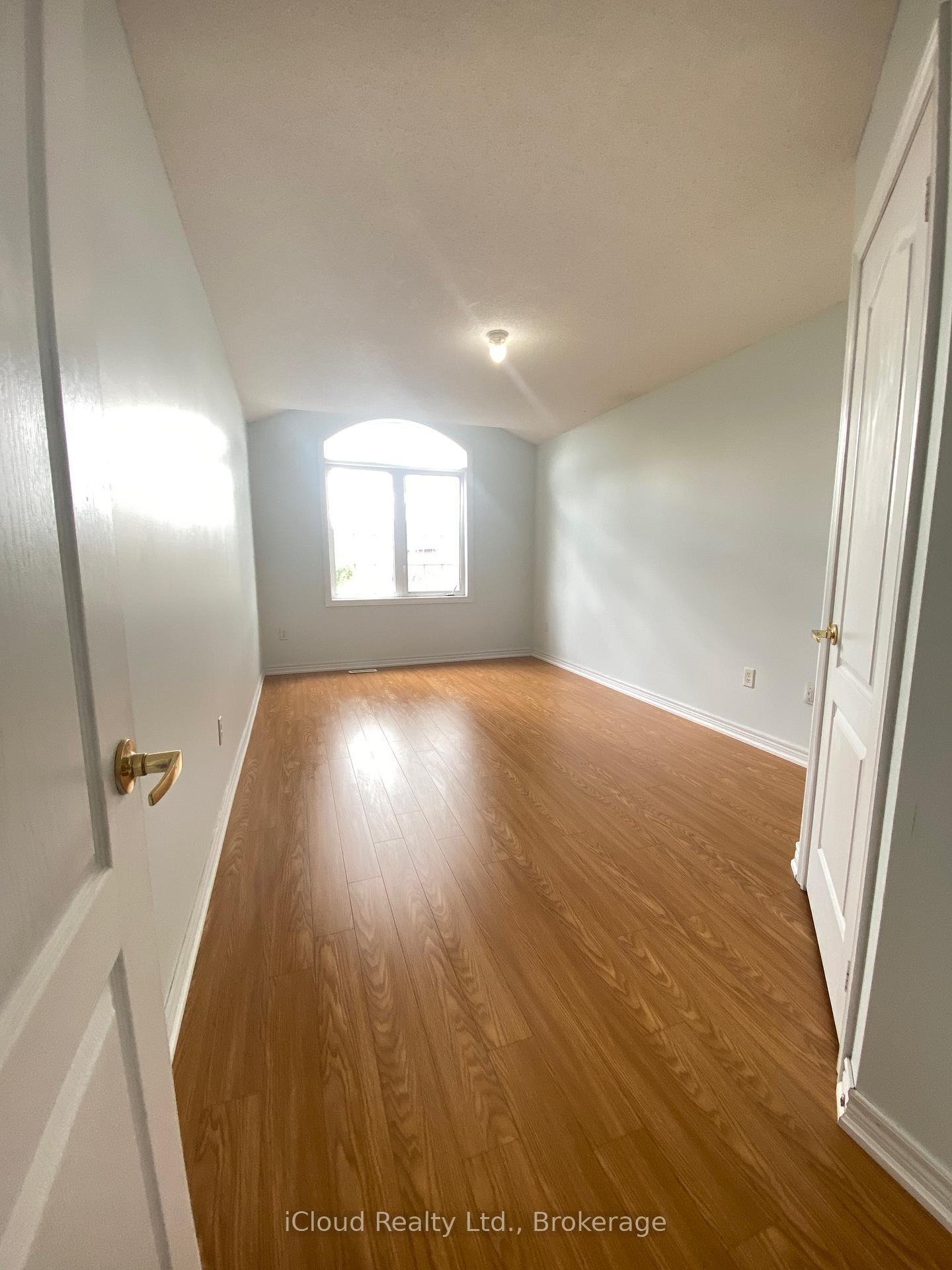 Photo 34 of 329 Ellwood Drive W, Caledon, Bolton West — HOMEH