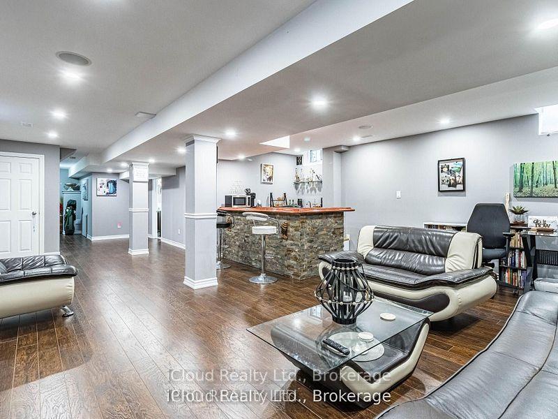 Photo 37 of 329 Ellwood Drive W, Caledon, Bolton West — HOMEH