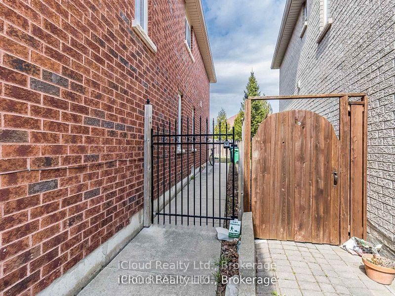 Photo 41 of 329 Ellwood Drive W, Caledon, Bolton West — HOMEH