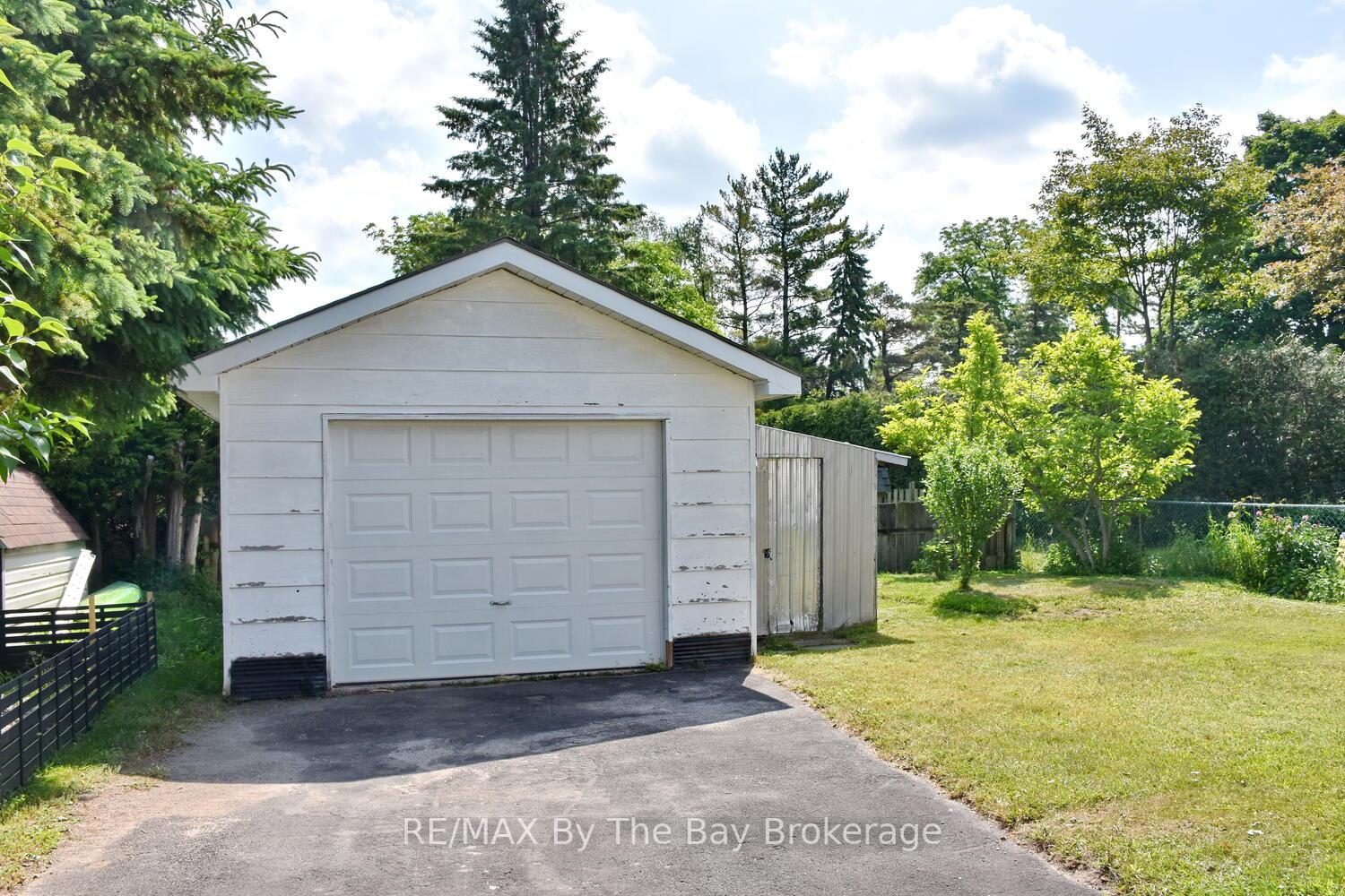 Photo 2 of 473 Maple Street, Collingwood — HOMEH