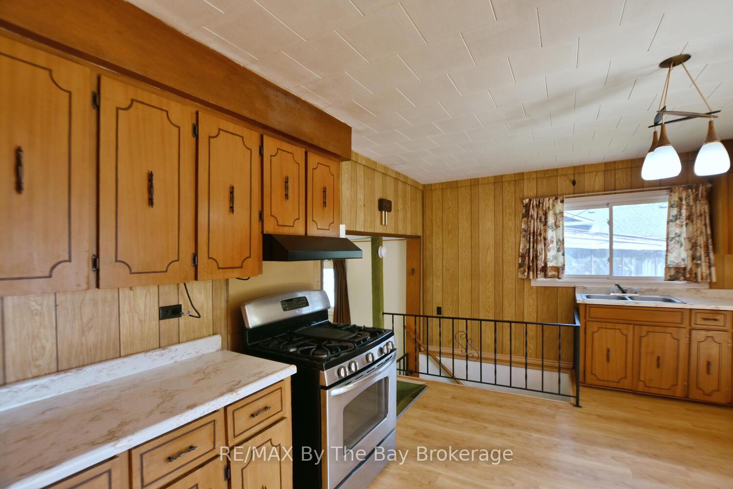 Photo 11 of 473 Maple Street, Collingwood — HOMEH