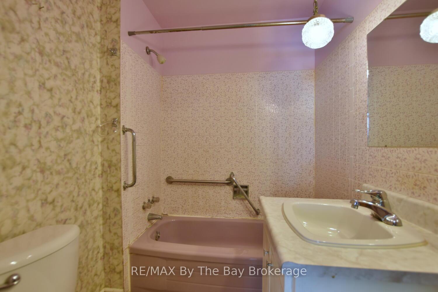Photo 14 of 473 Maple Street, Collingwood — HOMEH