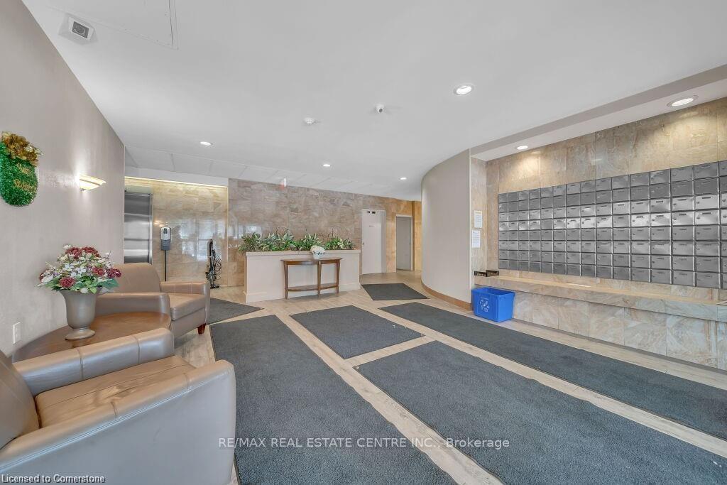 Photo 3 of Unit 311, 3227 King Street E, Kitchener, Chicopee/Freeport — HOMEH
