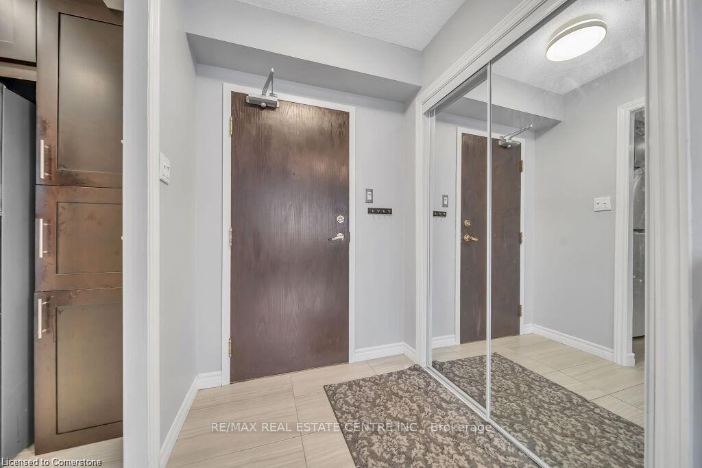 Photo 4 of Unit 311, 3227 King Street E, Kitchener, Chicopee/Freeport — HOMEH