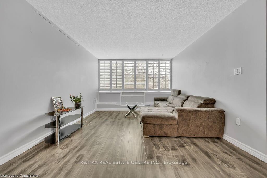 Photo 8 of Unit 311, 3227 King Street E, Kitchener, Chicopee/Freeport — HOMEH
