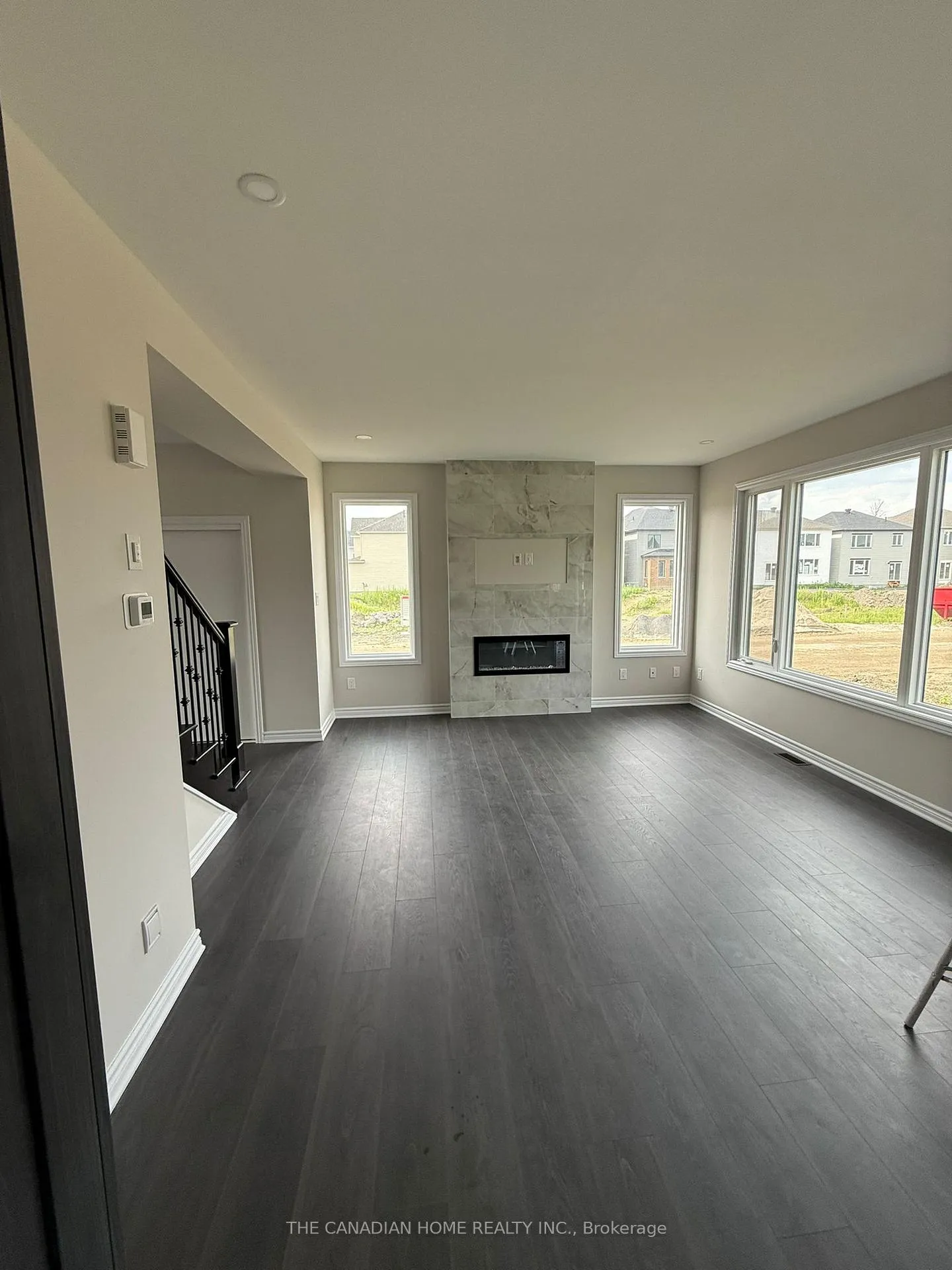 Photo 3 of 808 Anemone Mews, Ottawa, Barrhaven - Heritage Park — HOMEH