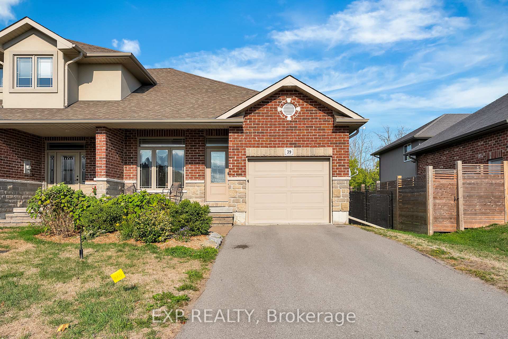 Photo 2 of 39 Hanover Court, Belleville, Thurlow Ward — HOMEH