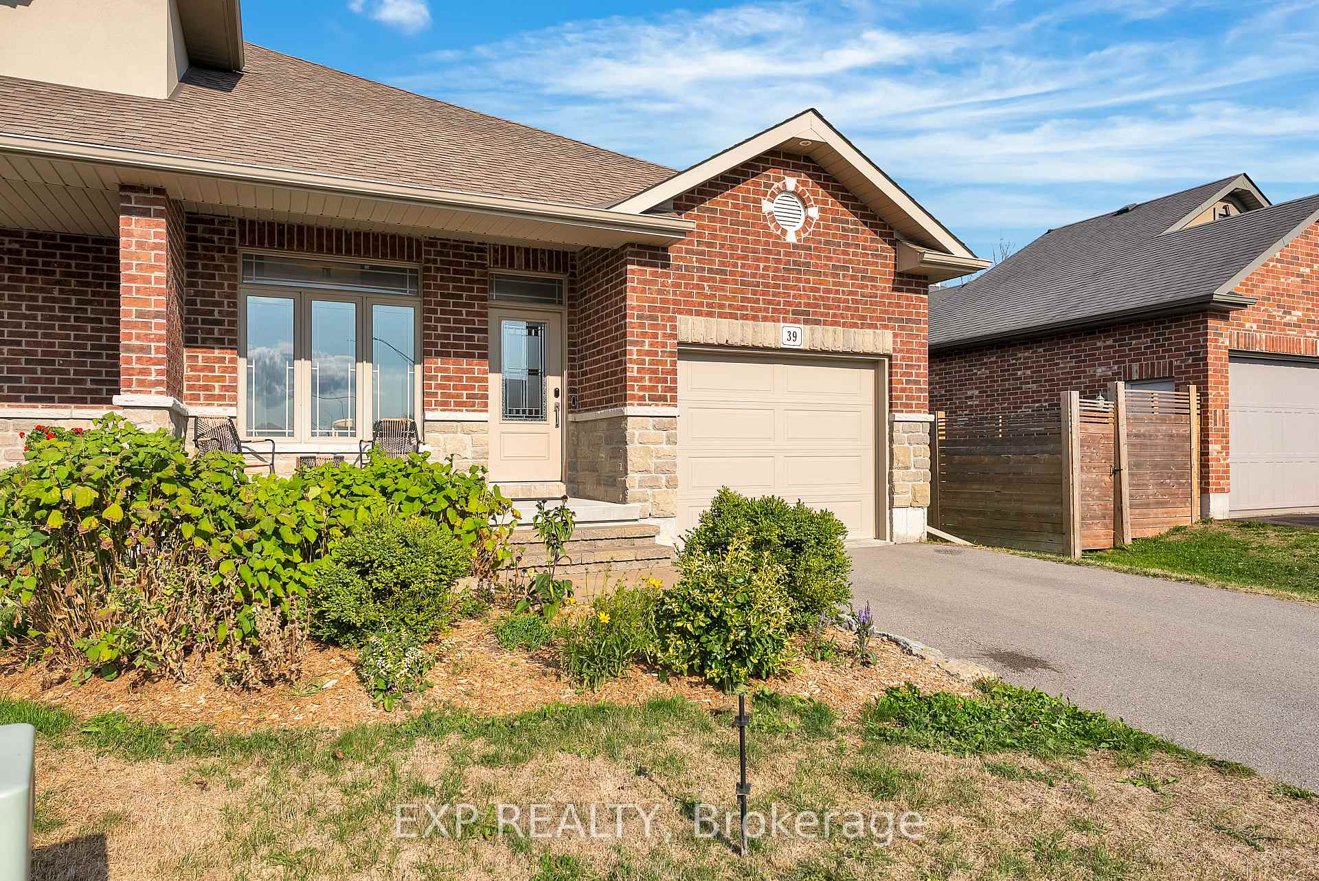 Photo 3 of 39 Hanover Court, Belleville, Thurlow Ward — HOMEH