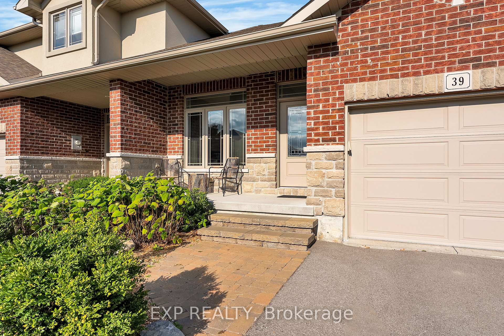 Photo 4 of 39 Hanover Court, Belleville, Thurlow Ward — HOMEH