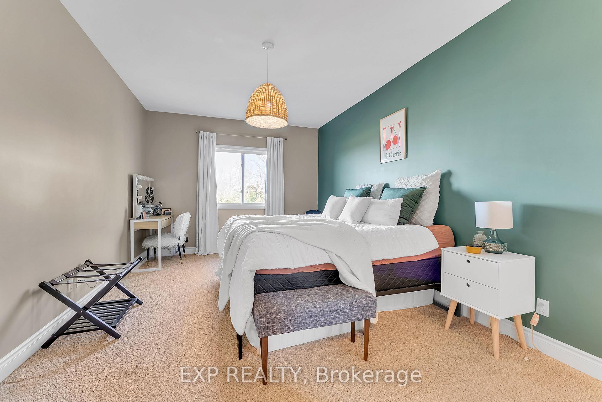 Photo 18 of 39 Hanover Court, Belleville, Thurlow Ward — HOMEH