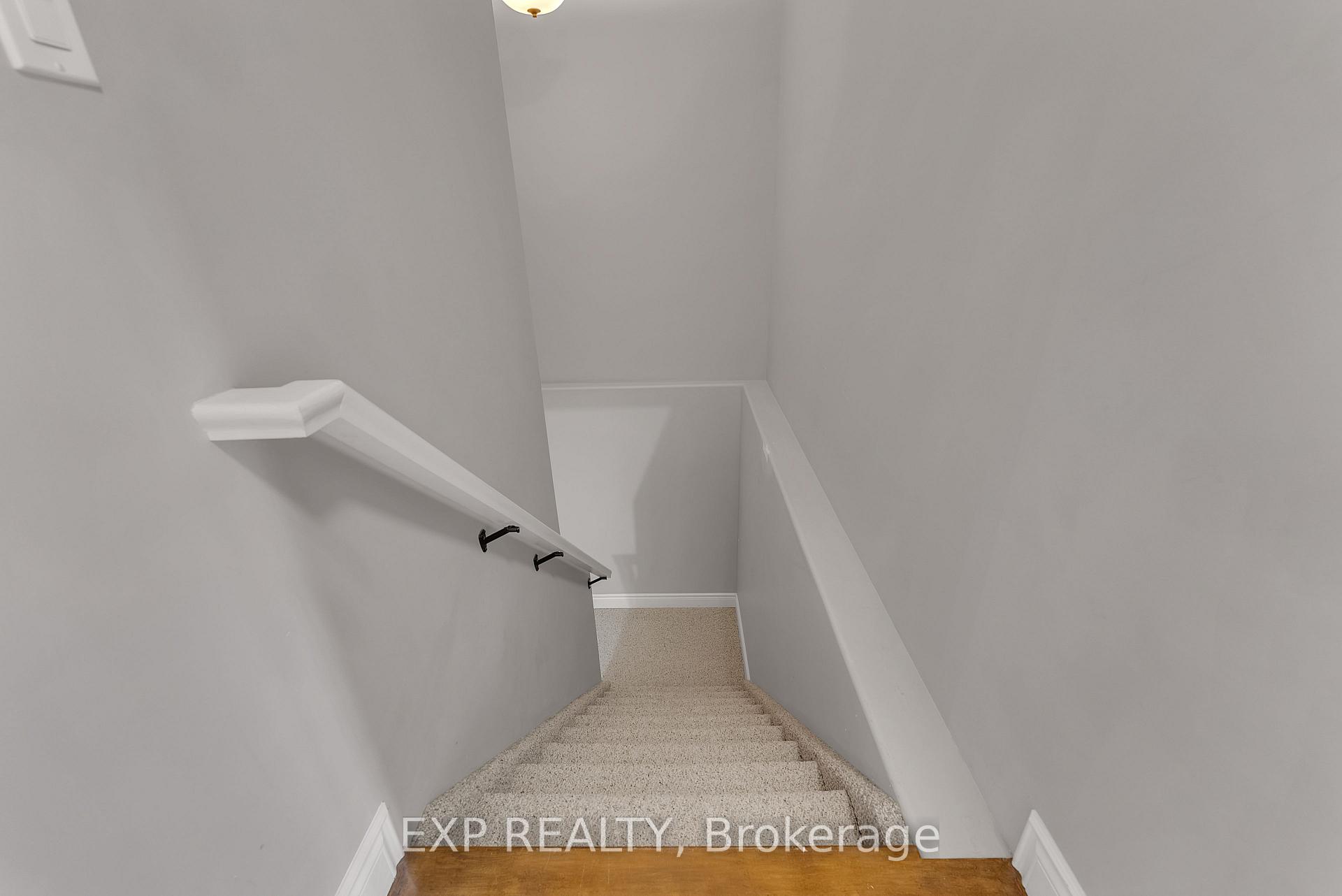 Photo 27 of 39 Hanover Court, Belleville, Thurlow Ward — HOMEH
