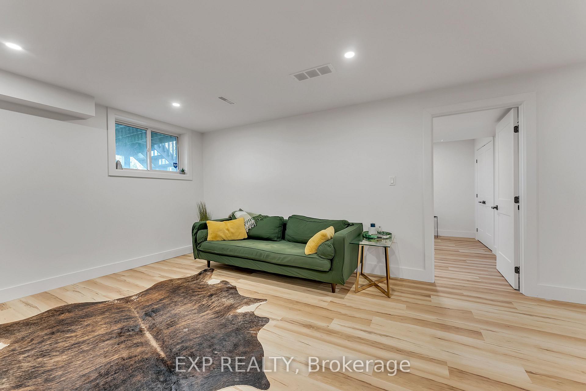 Photo 36 of 39 Hanover Court, Belleville, Thurlow Ward — HOMEH
