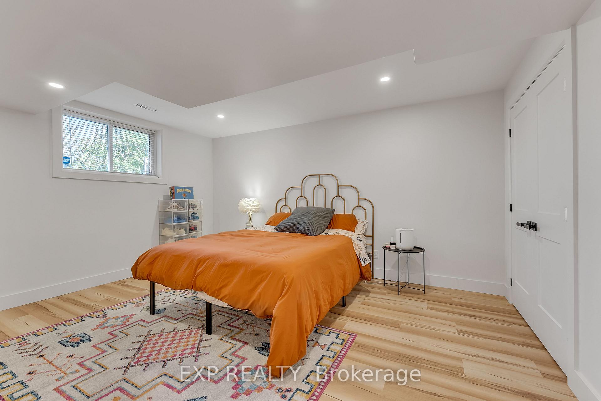 Photo 37 of 39 Hanover Court, Belleville, Thurlow Ward — HOMEH