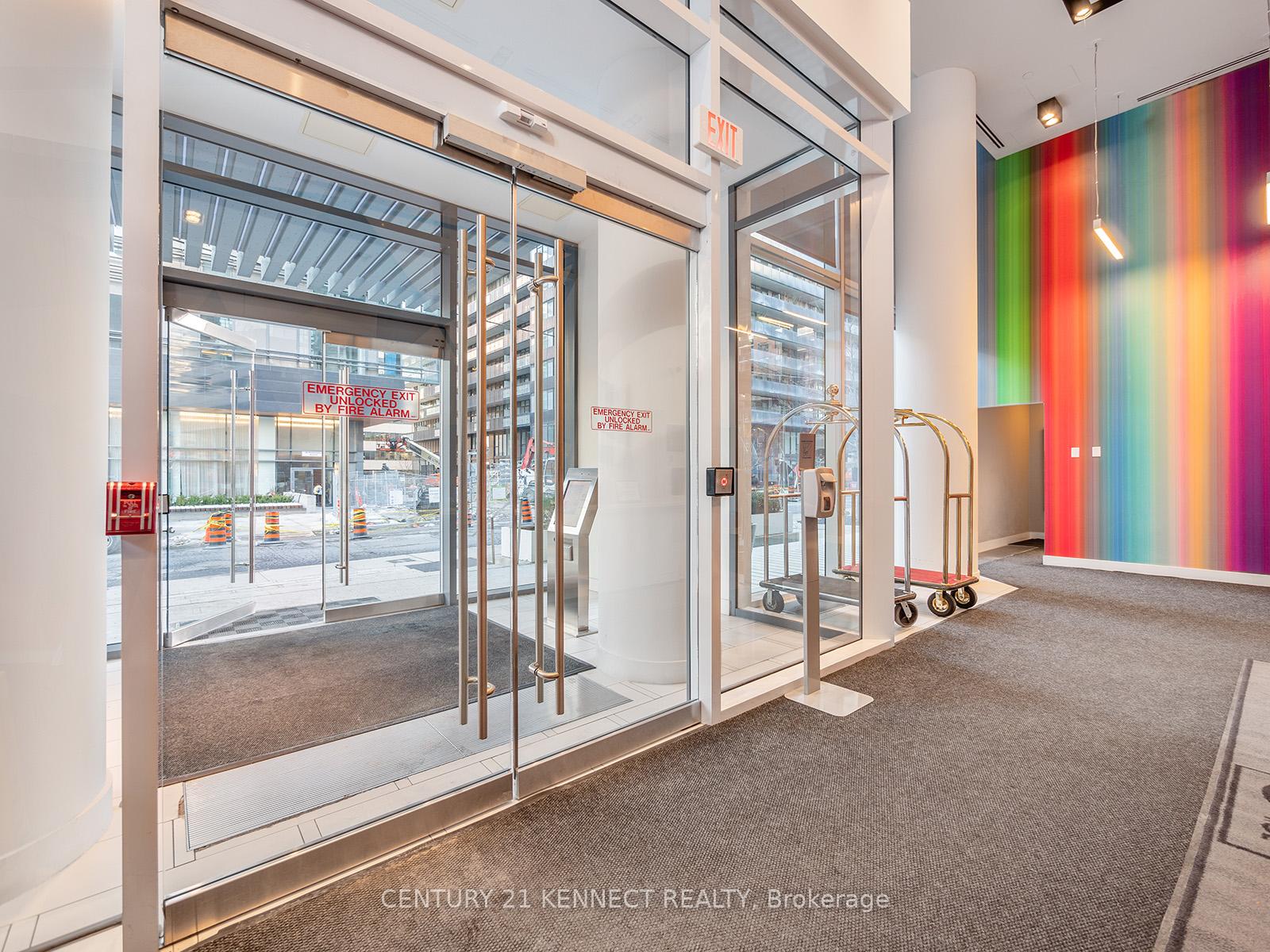 Photo 5 of Unit Th4, 30 Roehampton Avenue, Toronto, Mount Pleasant West — HOMEH