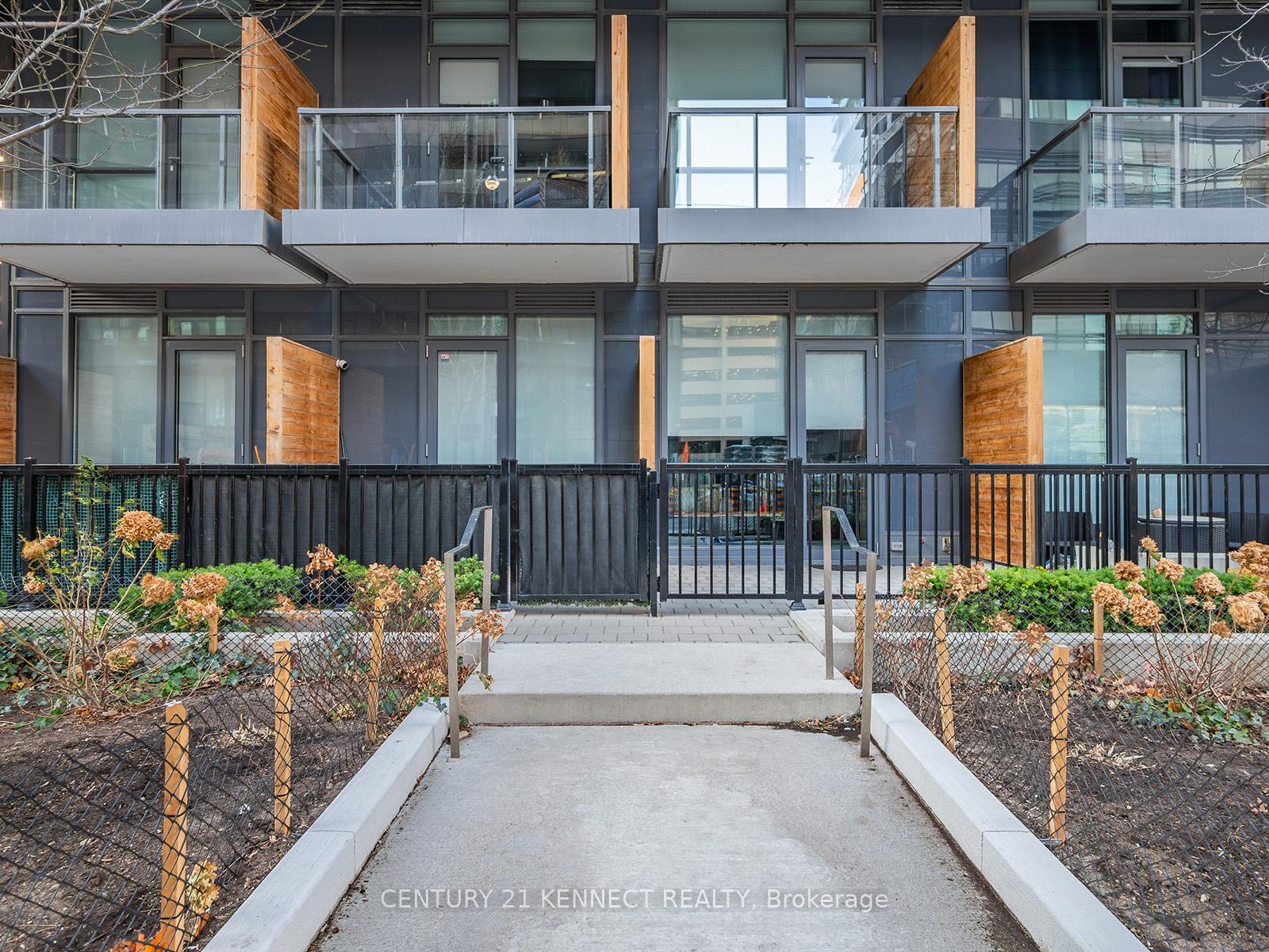 Photo 6 of Unit Th4, 30 Roehampton Avenue, Toronto, Mount Pleasant West — HOMEH