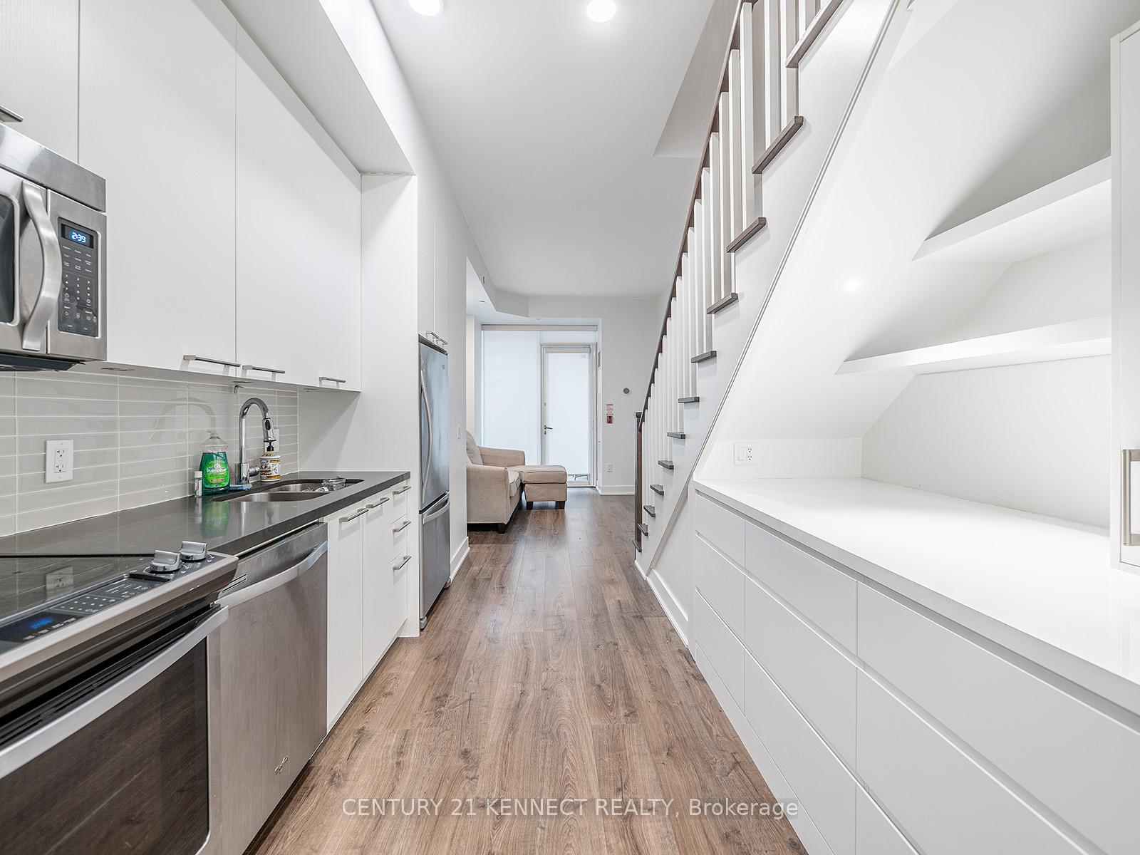 Photo 8 of Unit Th4, 30 Roehampton Avenue, Toronto, Mount Pleasant West — HOMEH