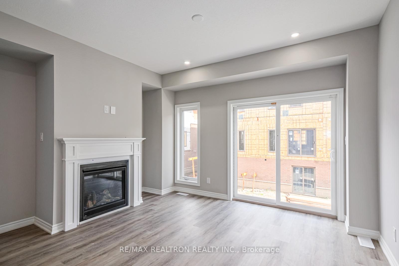 Photo 2 of Unit 2, 33 Dawson Drive, Collingwood — HOMEH