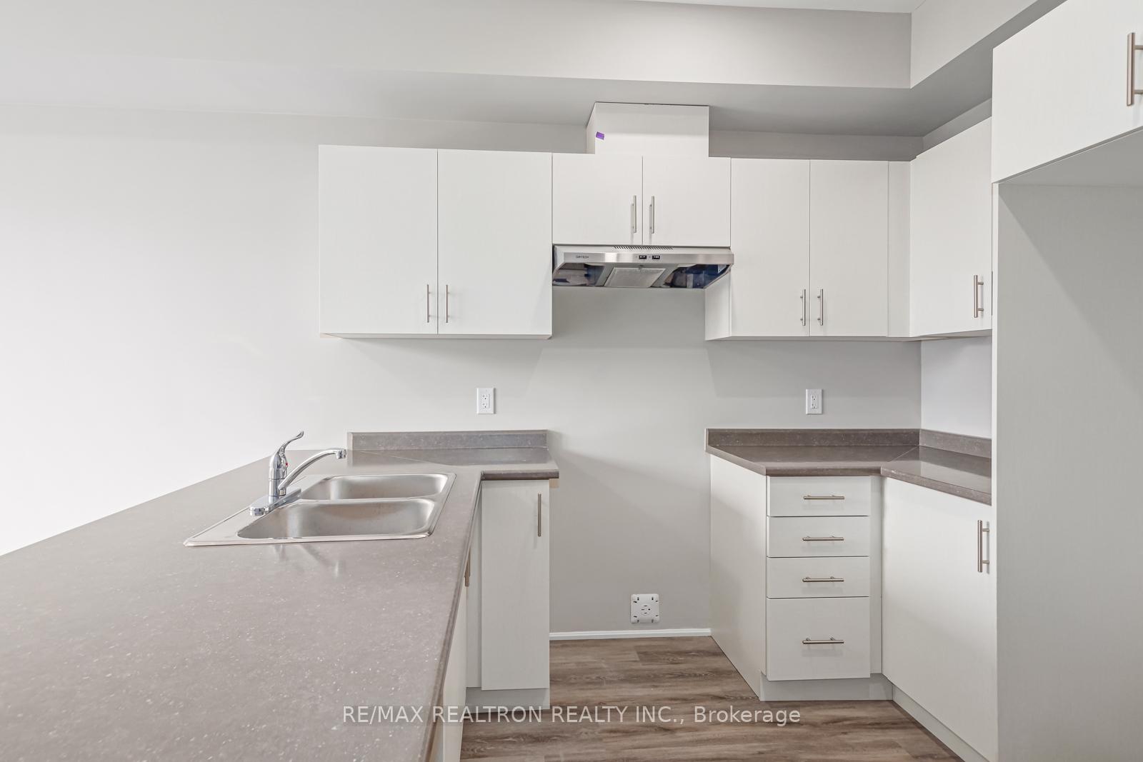 Photo 4 of Unit 2, 33 Dawson Drive, Collingwood — HOMEH