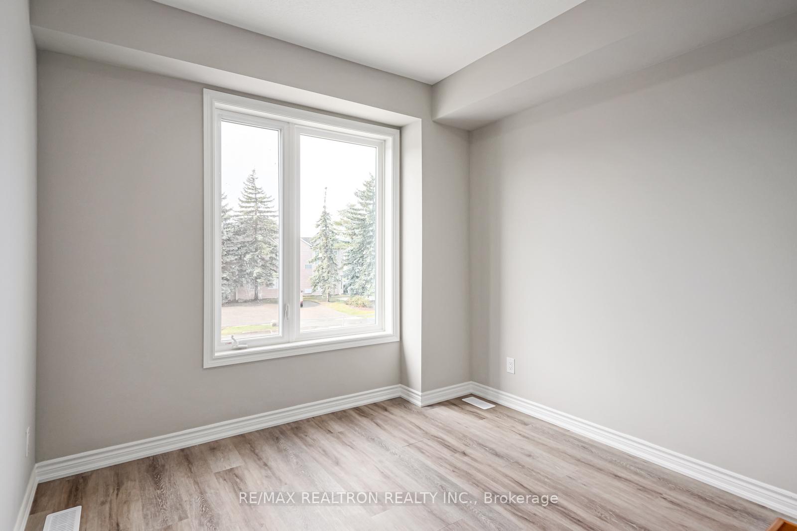 Photo 5 of Unit 2, 33 Dawson Drive, Collingwood — HOMEH