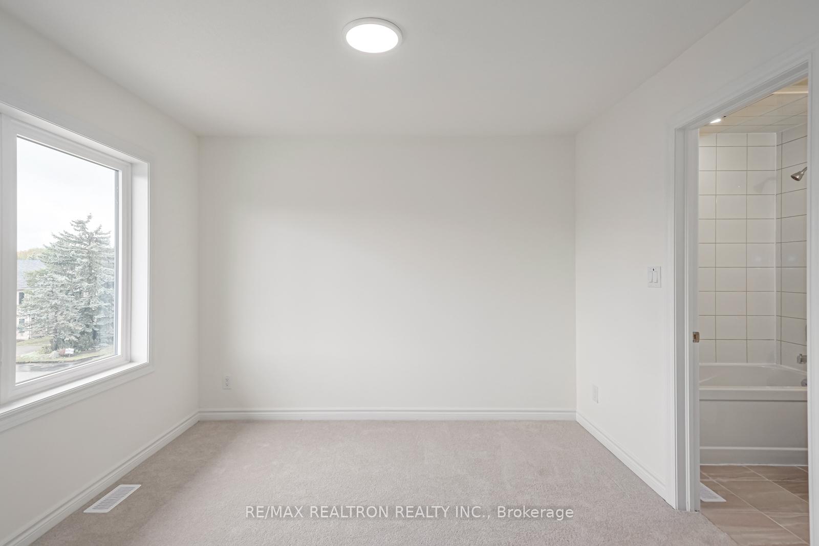 Photo 10 of Unit 2, 33 Dawson Drive, Collingwood — HOMEH