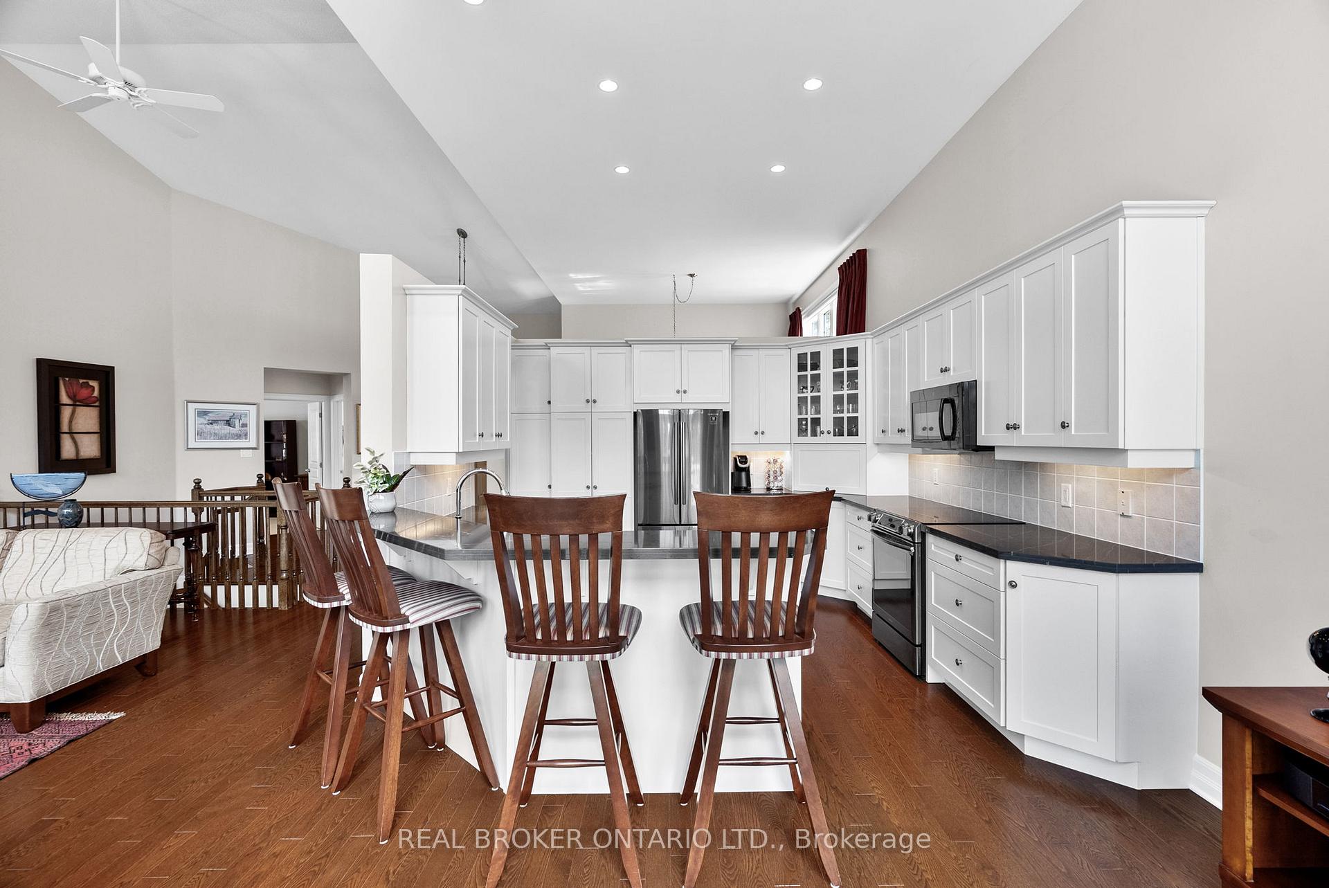 Photo 14 of 306 Calabar Court, Ottawa, Barrhaven - Stonebridge — HOMEH