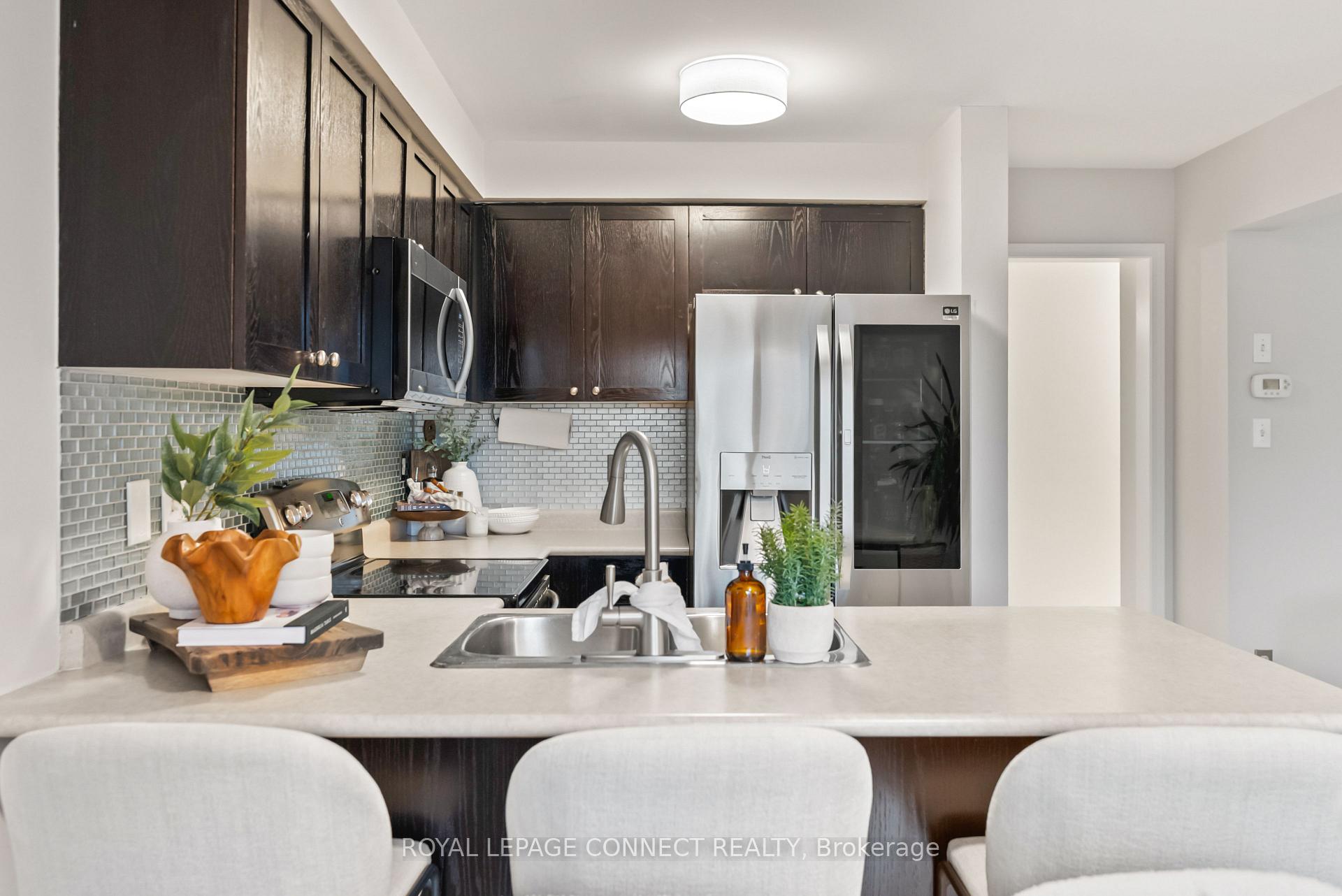 Photo 13 of 49 Childs Court, Clarington, Bowmanville — HOMEH
