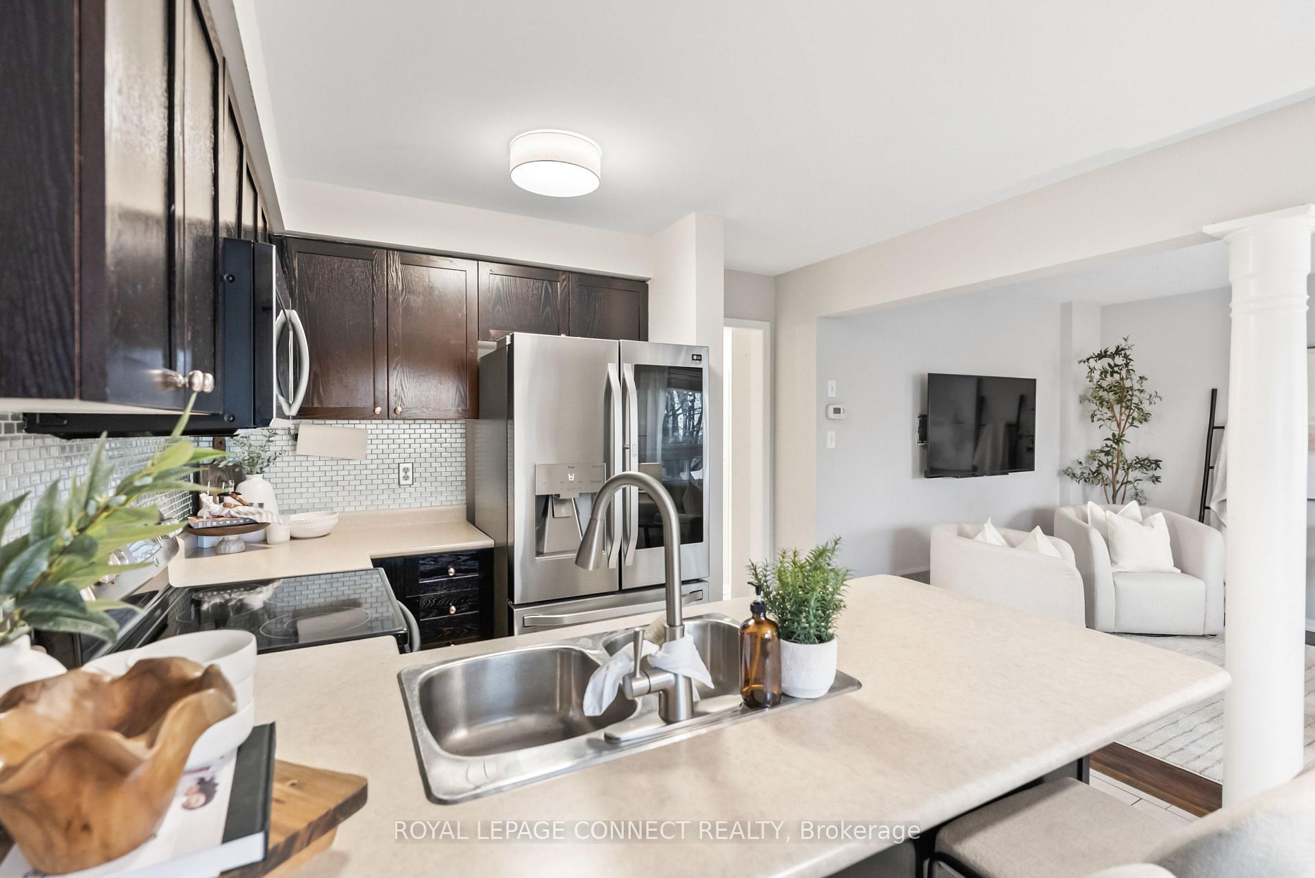 Photo 14 of 49 Childs Court, Clarington, Bowmanville — HOMEH