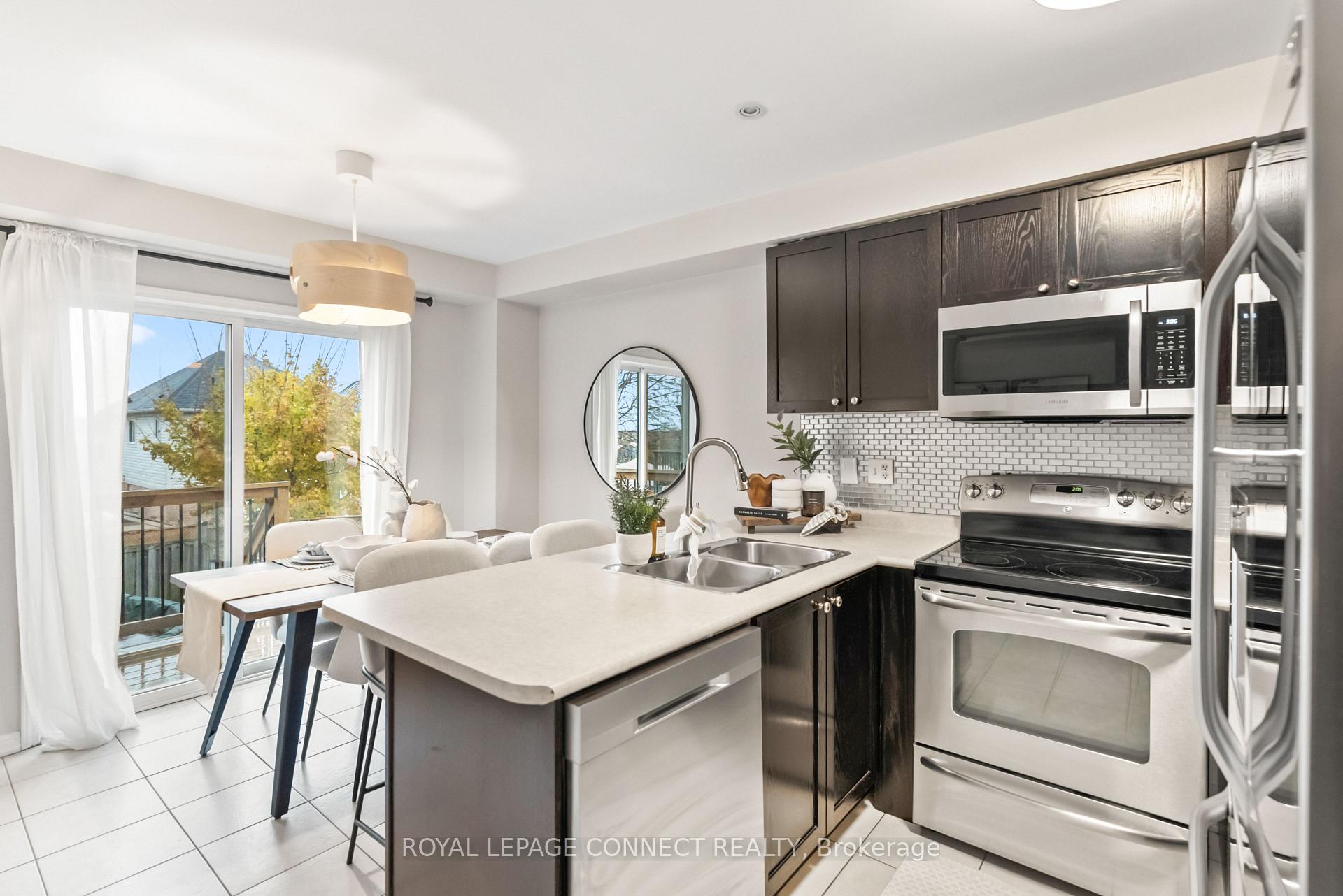 Photo 15 of 49 Childs Court, Clarington, Bowmanville — HOMEH
