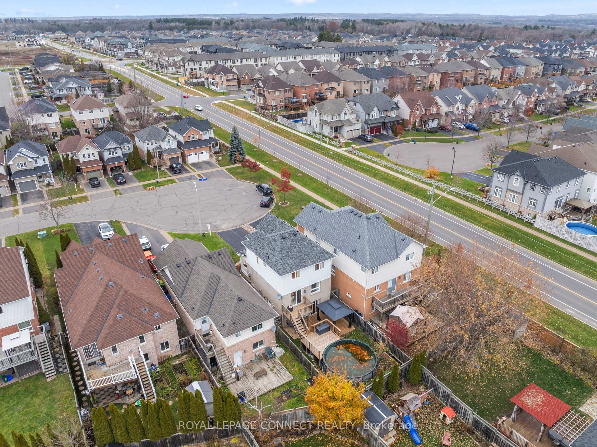 Photo 40 of 49 Childs Court, Clarington, Bowmanville — HOMEH