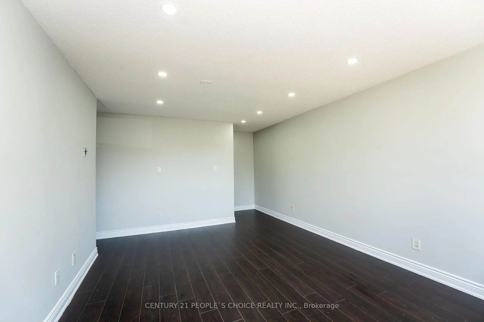 Photo 5 of Unit 35, 120 Nonquon Road, Oshawa, Centennial — HOMEH