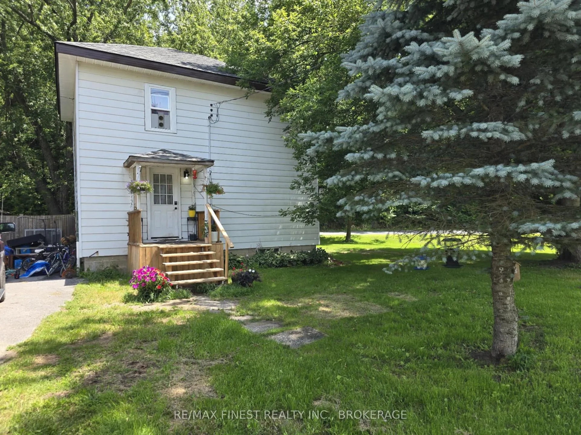 Photo 1 of 1469 Mountain Grove Road, Frontenac, Frontenac Centre — HOMEH