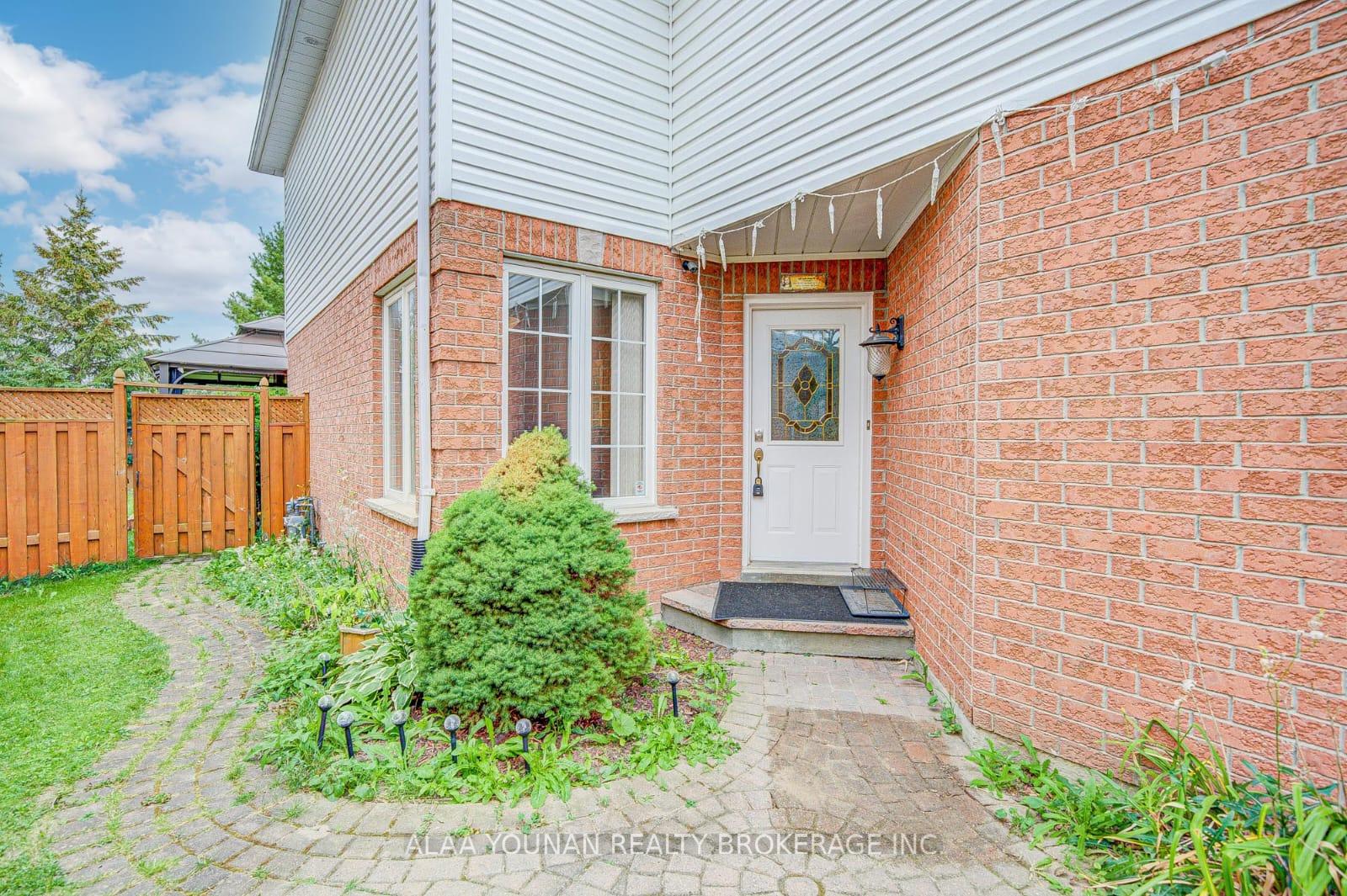 Photo 2 of 35 Nightingale Crescent, Barrie, Painswick South — HOMEH
