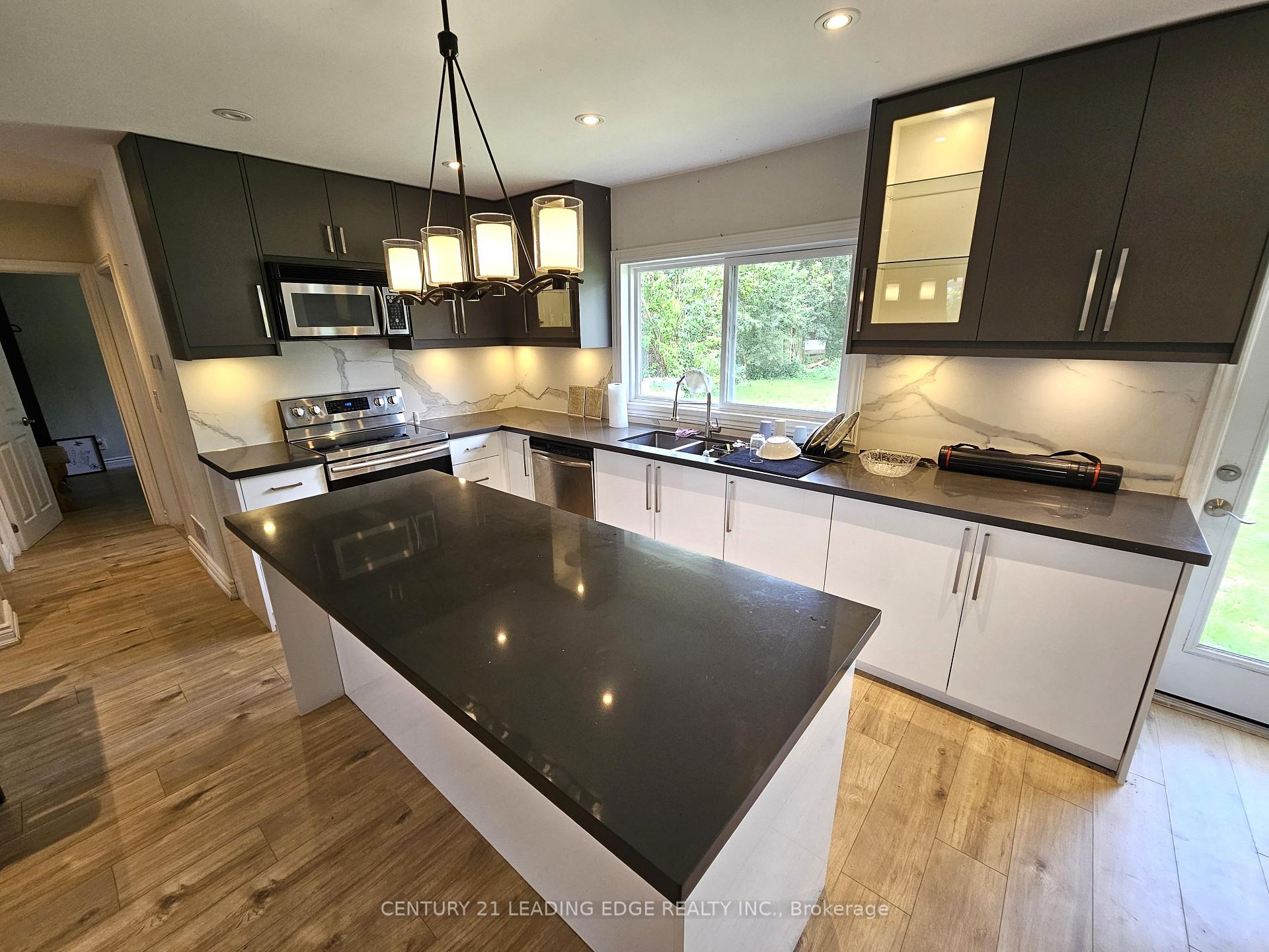 Photo 4 of 828 Norval Road, Georgina, Historic Lakeshore Communities — HOMEH