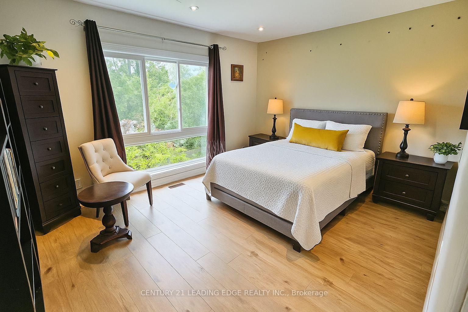 Photo 9 of 828 Norval Road, Georgina, Historic Lakeshore Communities — HOMEH