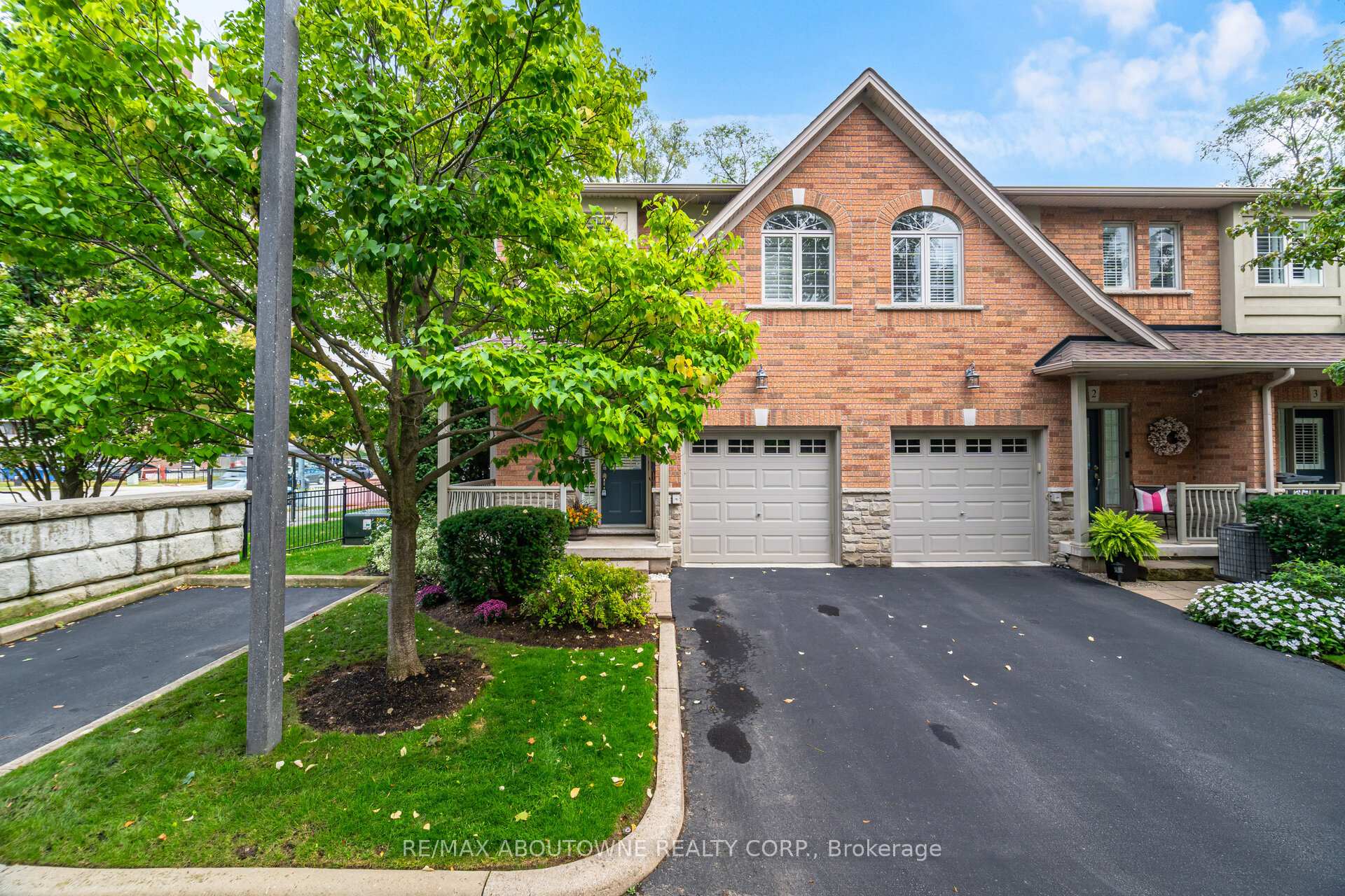 Front of Unit 1, 540 Guelph Line