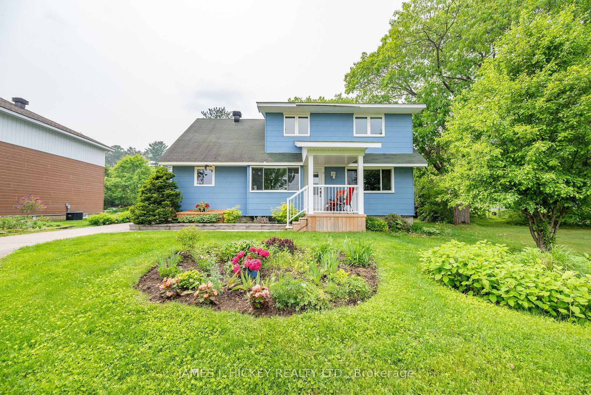Photo 1 of 8 Mountain View Crescent, Deep River, Deep River — HOMEH