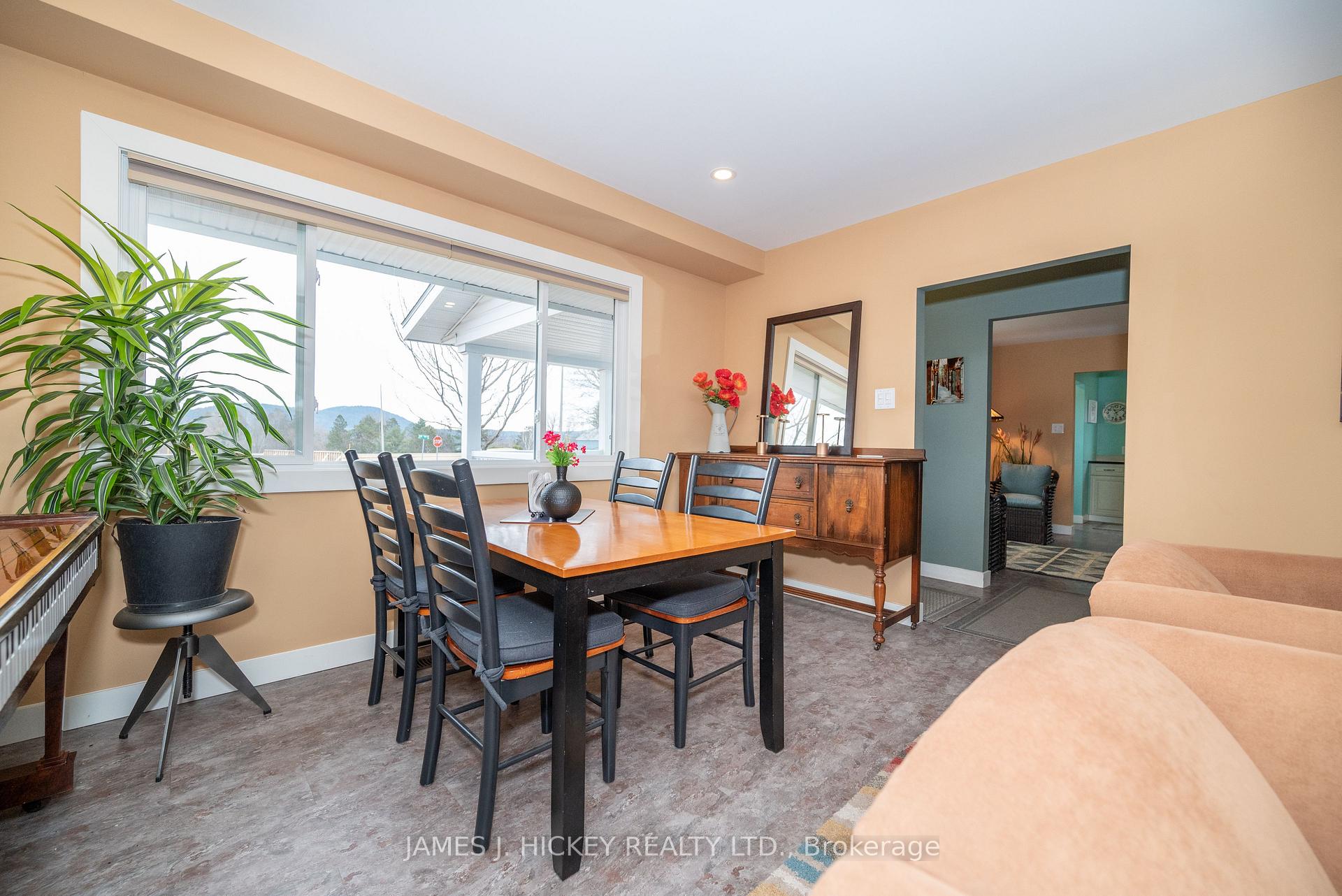 Photo 8 of 8 Mountain View Crescent, Deep River, Deep River — HOMEH