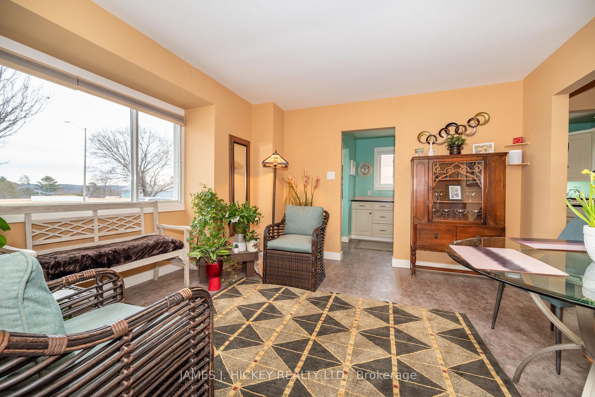 Photo 10 of 8 Mountain View Crescent, Deep River, Deep River — HOMEH
