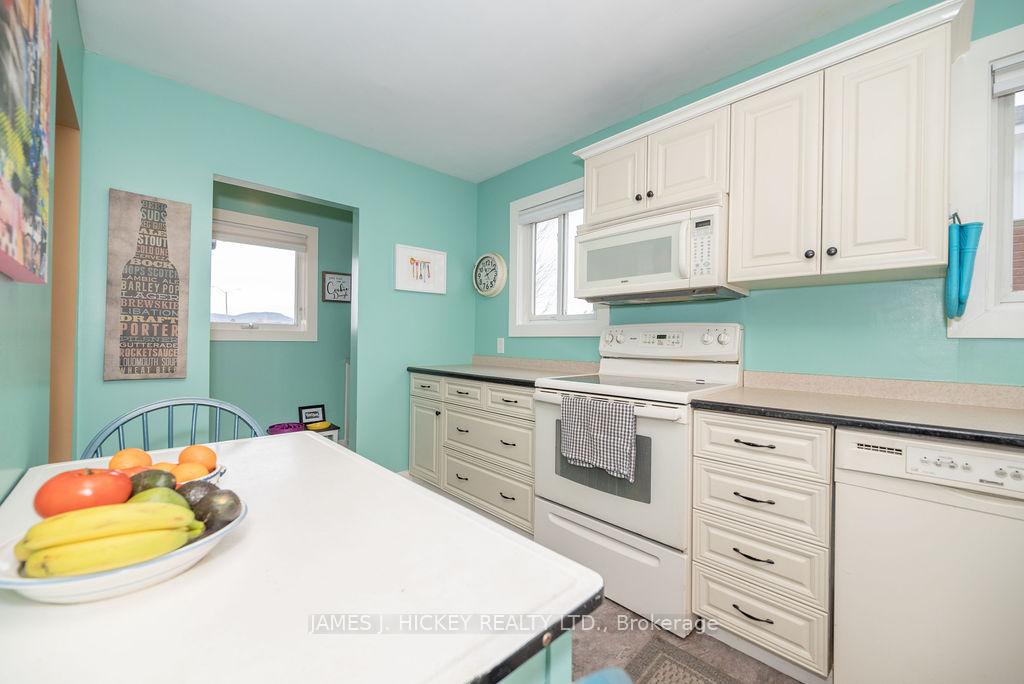 Photo 11 of 8 Mountain View Crescent, Deep River, Deep River — HOMEH