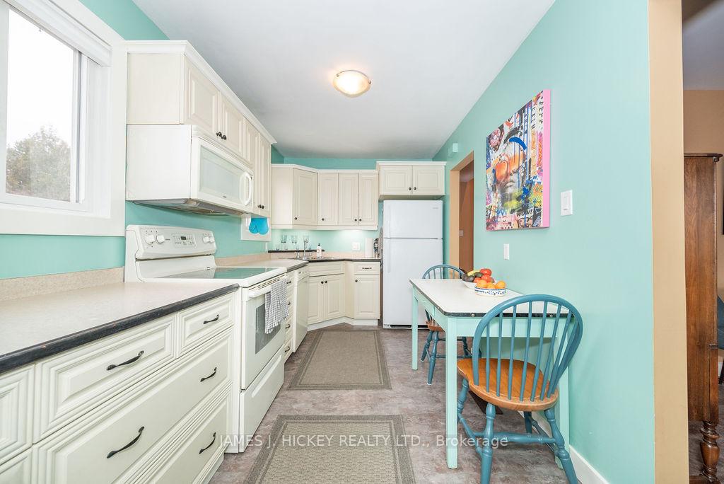 Photo 12 of 8 Mountain View Crescent, Deep River, Deep River — HOMEH