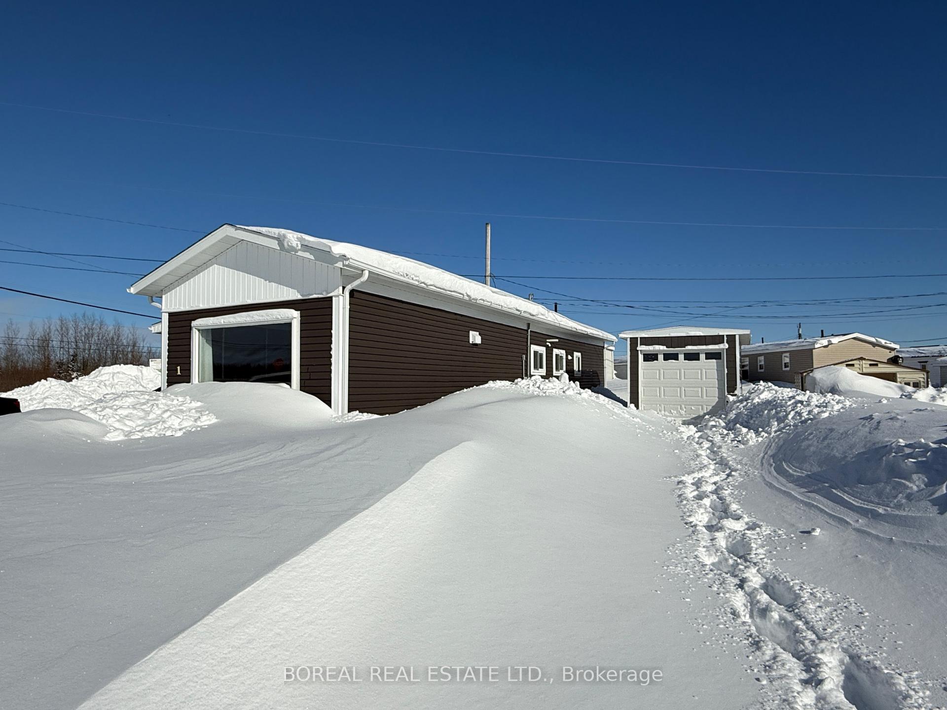 Photo 3 of 1 King Street, Cochrane — HOMEH