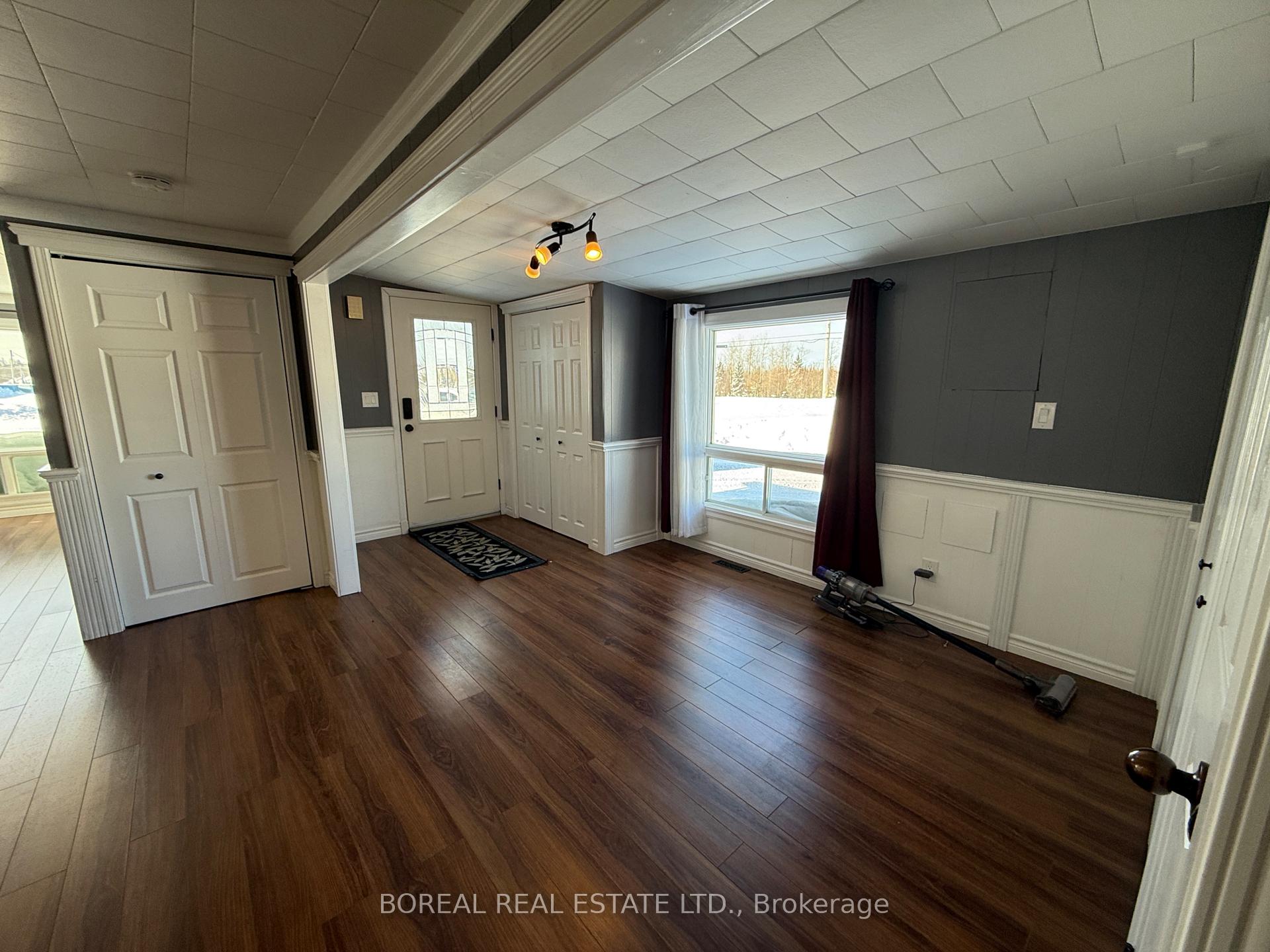 Photo 13 of 1 King Street, Cochrane — HOMEH