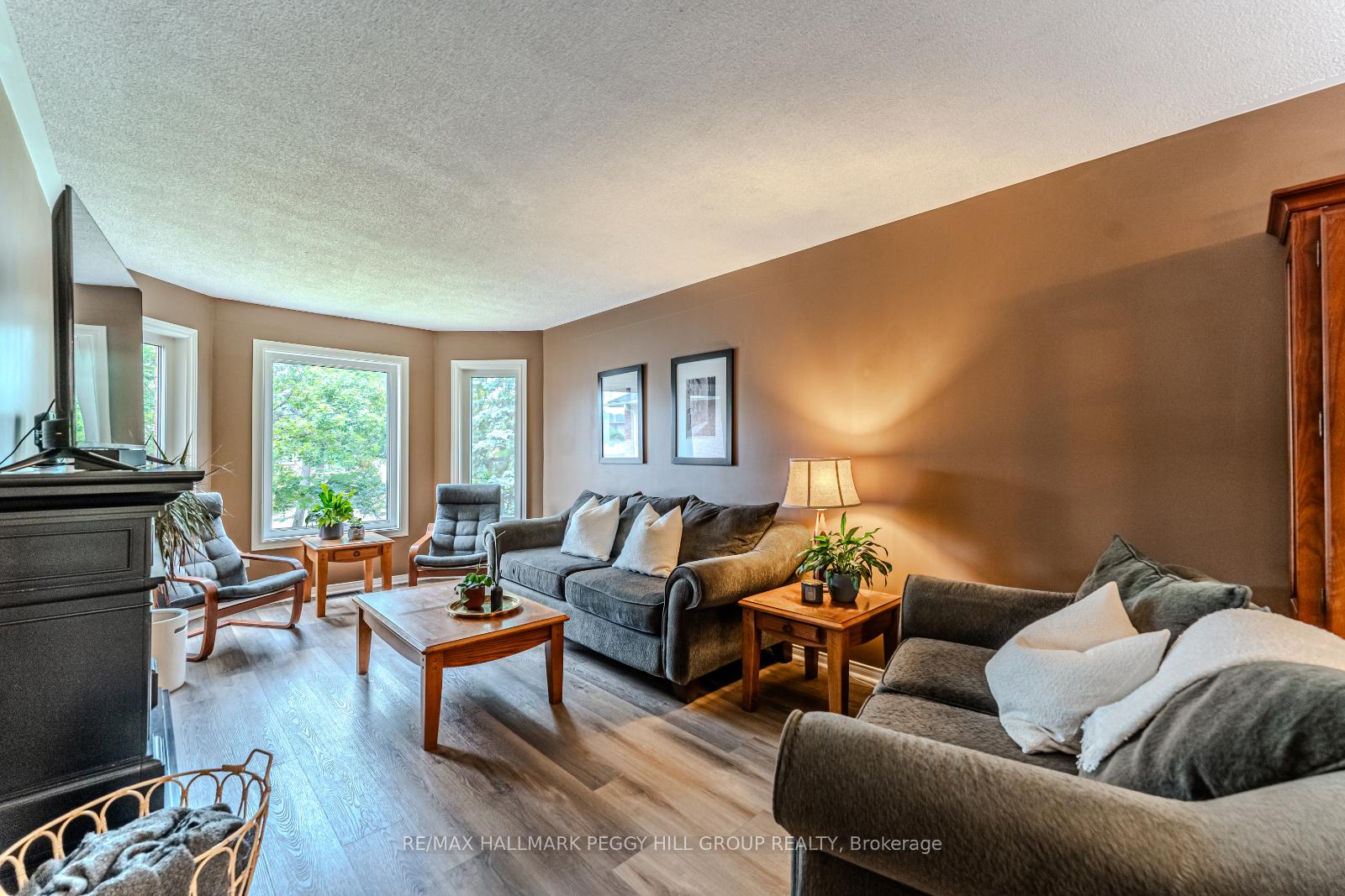 Photo 2 of 109 Brown Street, Barrie, Holly — HOMEH