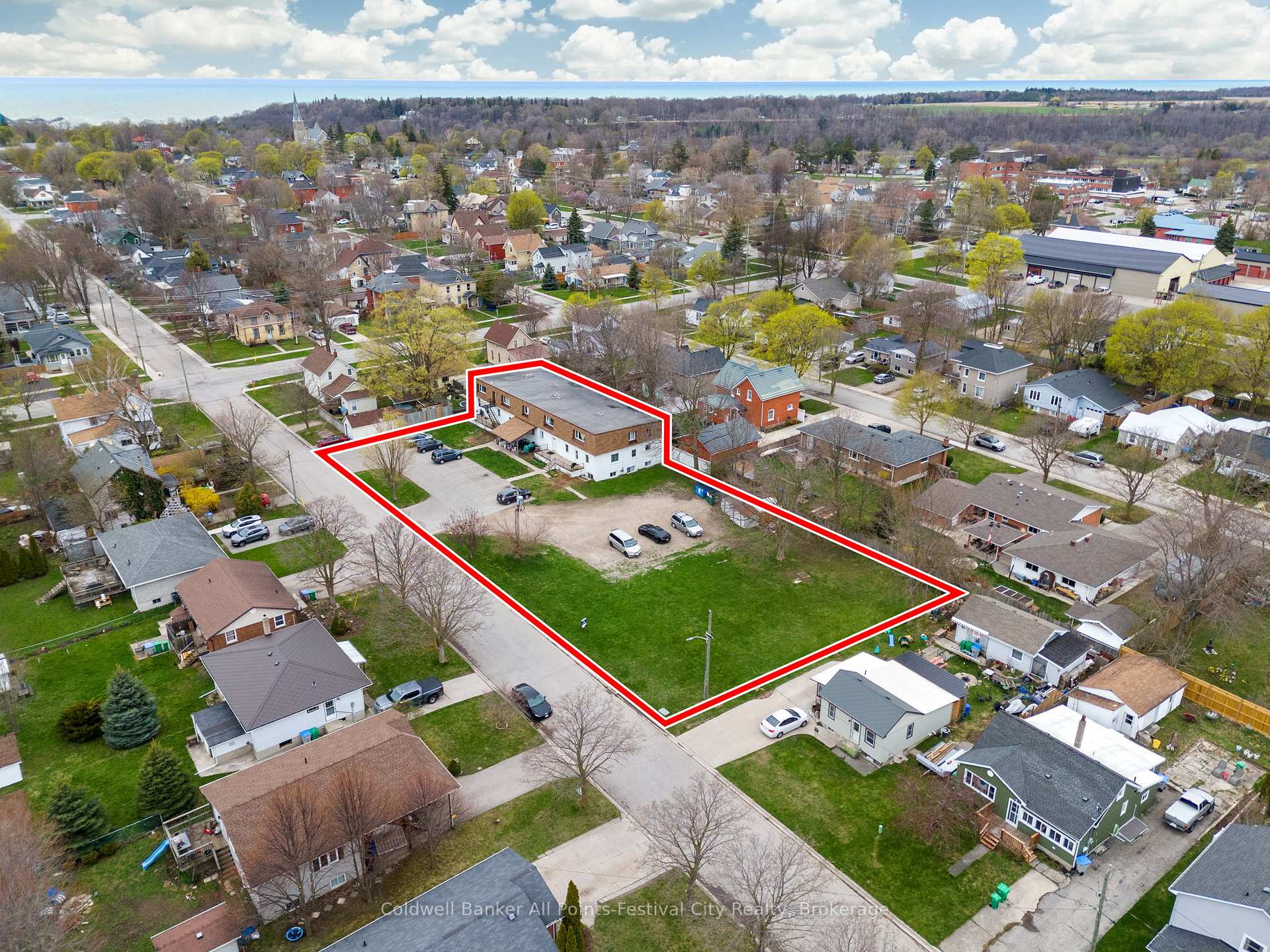 Photo 3 of 151 Bruce Street E, Goderich, Goderich (Town) — HOMEH