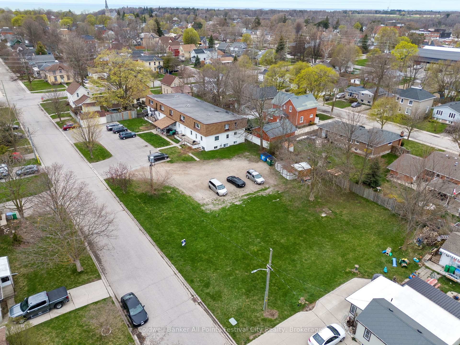 Photo 6 of 151 Bruce Street E, Goderich, Goderich (Town) — HOMEH