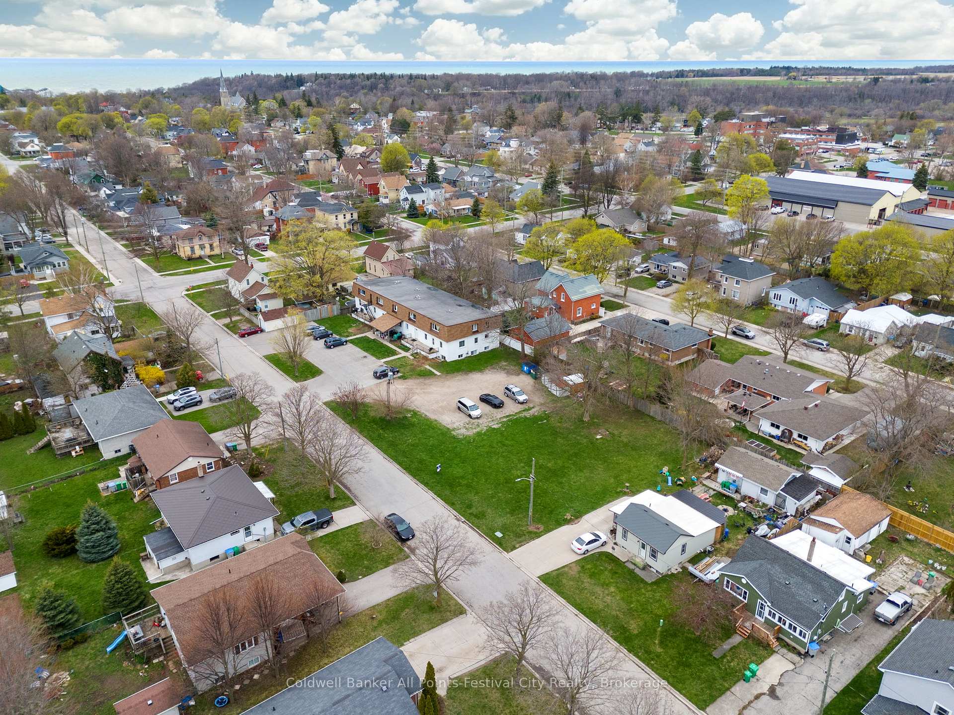 Photo 24 of 151 Bruce Street E, Goderich, Goderich (Town) — HOMEH